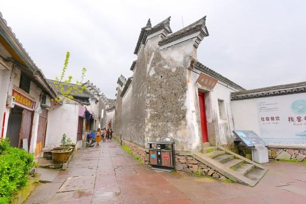 以下哪个字不是指代红色?A、丹B、朱C、苍-专业知识问答网页